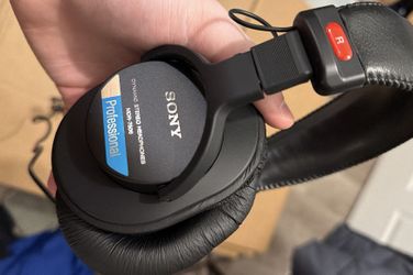 Sony MDR-7506 Studio Headphones - Never Used