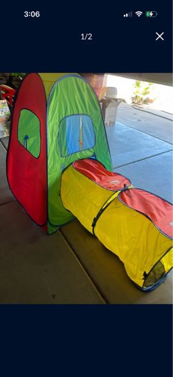 Kids pop up play tent with tunnel