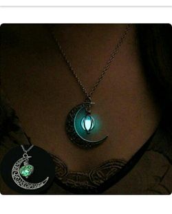 New Hot Moon Necklace