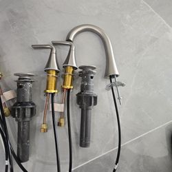   8"spread Brush Nickle Bathroom Faucet 