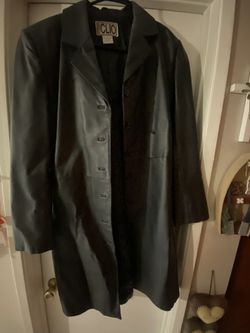 Vintage 90s Women’s Black Leather Jacket