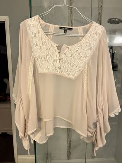 Love Stitch Size S Tan Lace Top