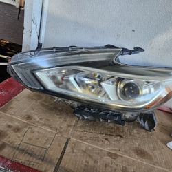2016 2018 Nissan Altima Driver Side Headlight 