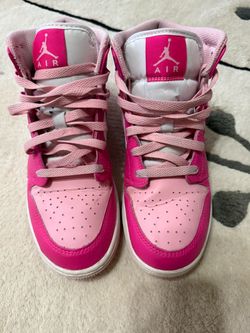 Air Jordan 1 Mid Pink Sneakers