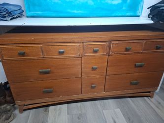 Dresser 9 Drawer