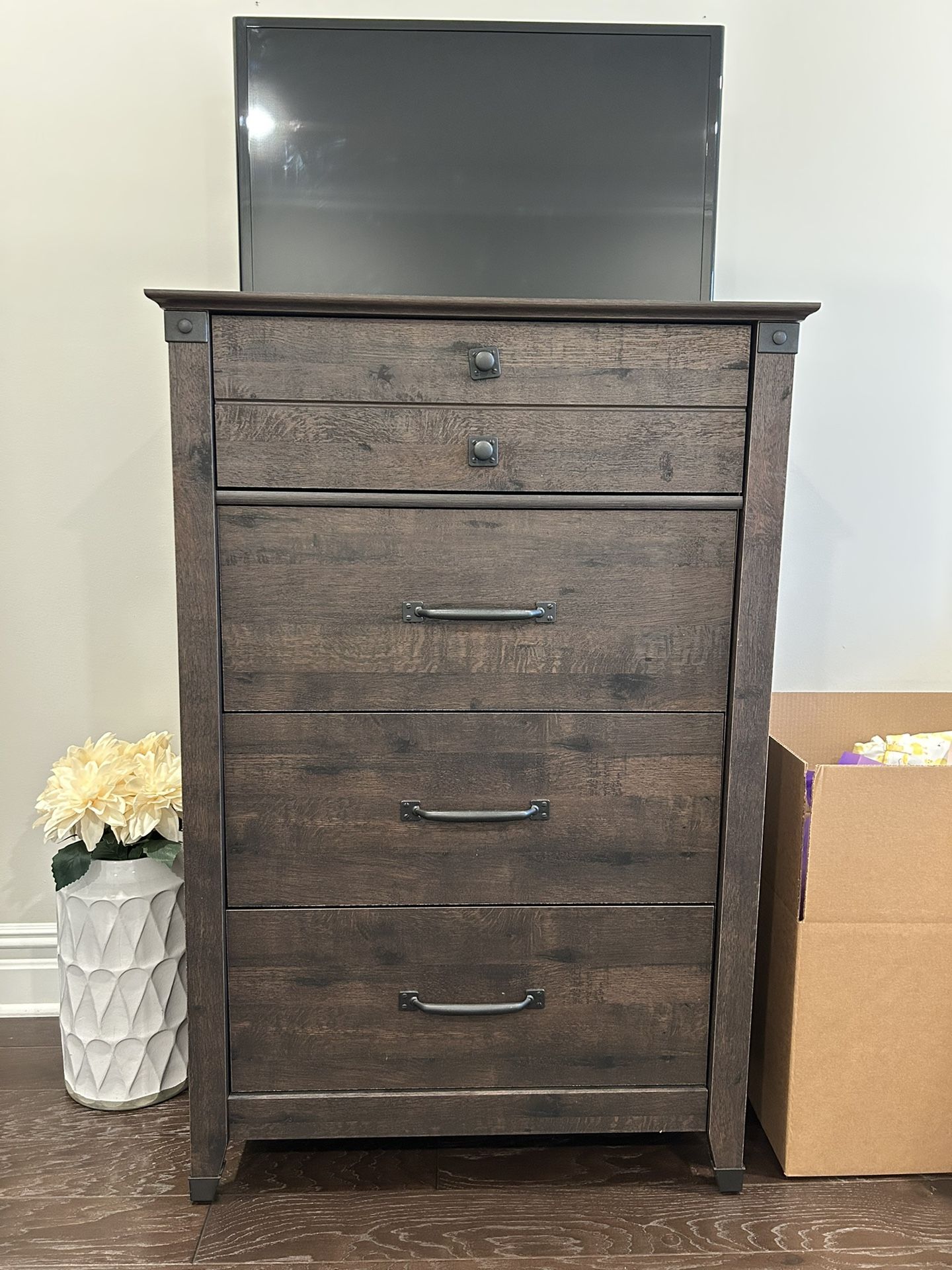 Dresser