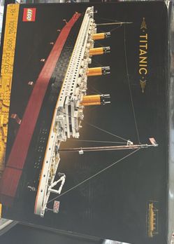 Titanic Lego set