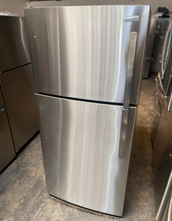 Deal: Stainless Frigidaire Top Mount – clean inside, ready to go