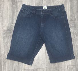 Levi’s size 10 Bermuda 515 shorts
