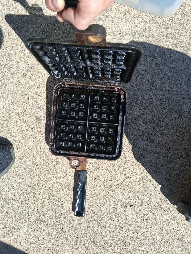 Cast Iron Waffle Maker