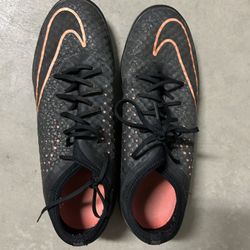 NIKE mercurialX finale indoor cleat (mens size 7.5)