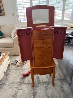 Jewelry cabinet