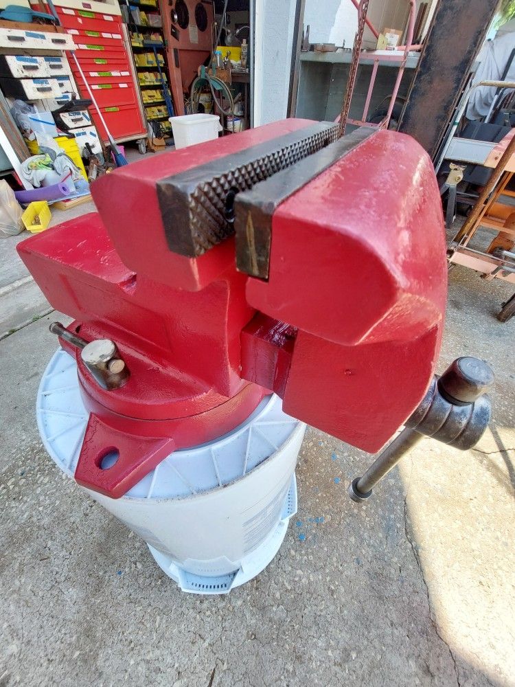 Heavy Bench Vise