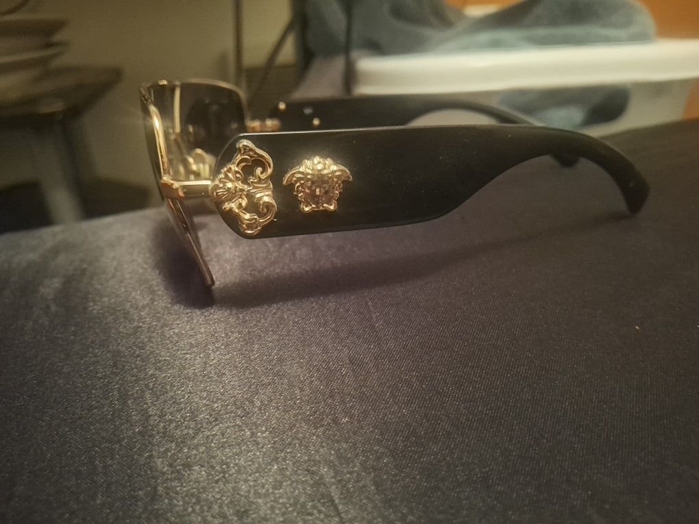 model VE2207Q. Versace Glasses 