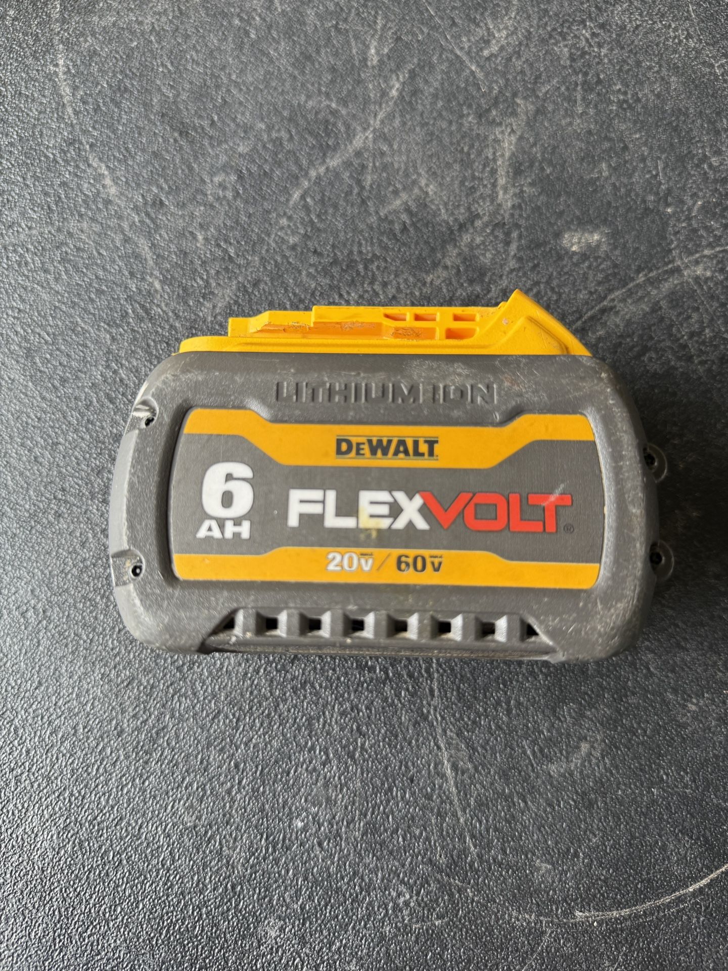 FLEXVOLT 20V/60V MAX Lithium-lon 6.0Ah Battery Pack