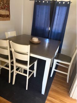 Dining table set