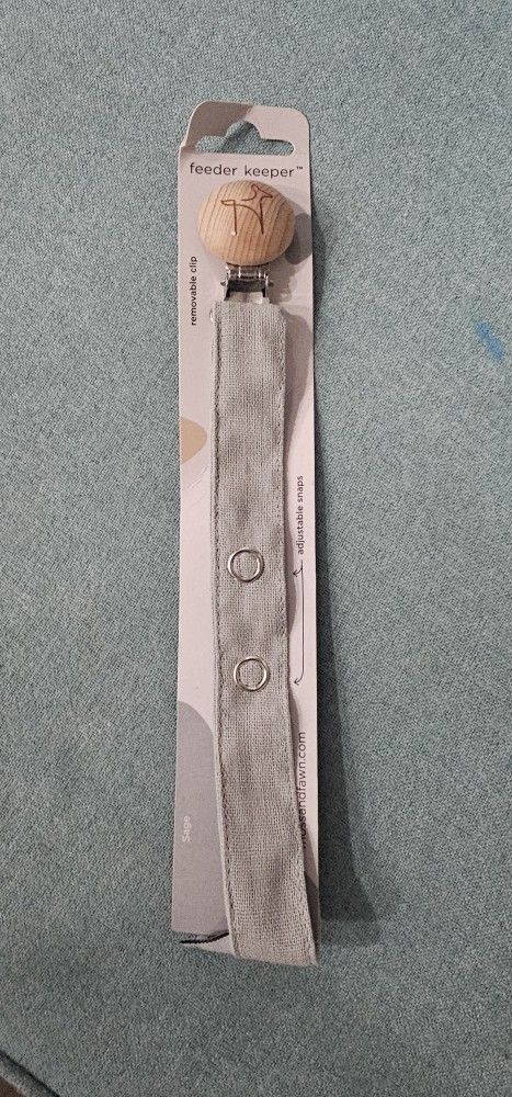 Moss And Fawn Pacifier Feeder Keeper