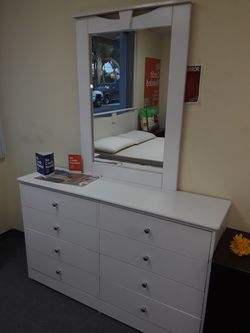 Dresser with mirror white