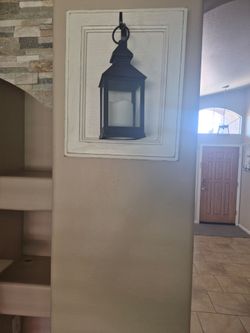 2 wall lanterns