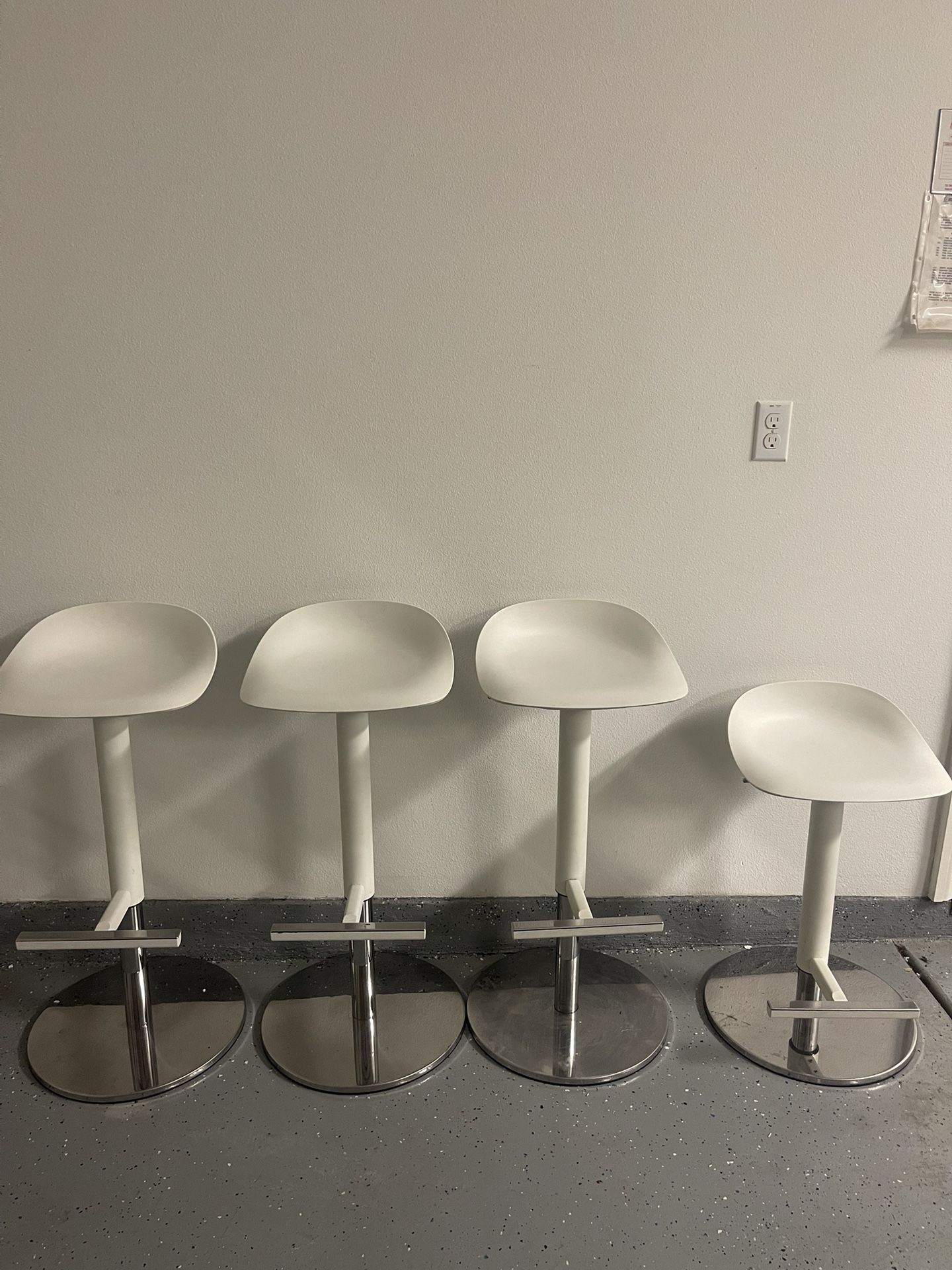 White adjustable bar stools