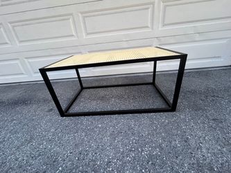 Coffee table /patio brand new in box W39.5  D21.75 H18”
