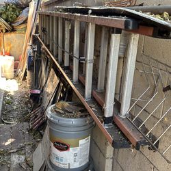 Extension ladder 24 ft