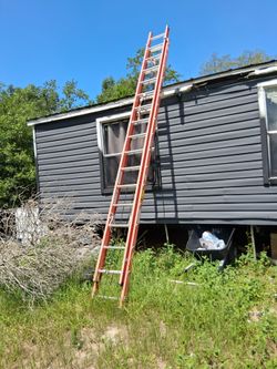 Extension ladder barely used