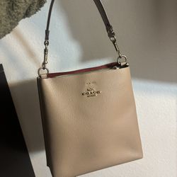 Coach Purse With Crossbody Strap 