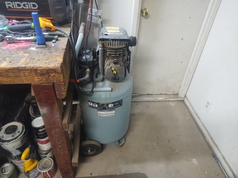 20 Gal Air Compressor