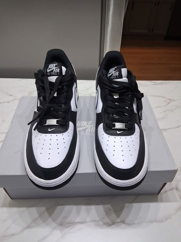 Like New Nike Air Force 1