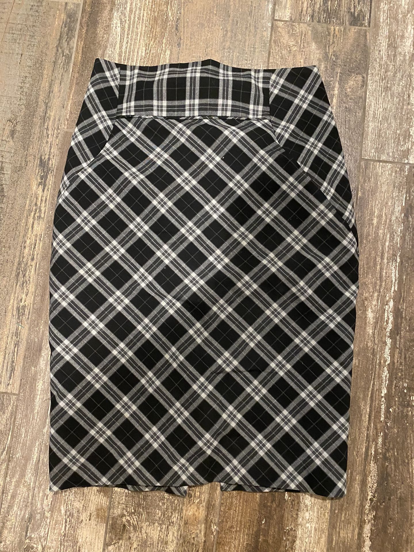 Size 2 Women’s Pencil Skirt