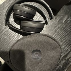 BEATS SOLO