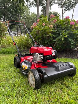 Like New Troy Bilt Self Propelled Lawn Mower
