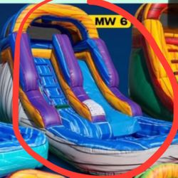 Mini. Water Slide For Sale/ Se Vende 
