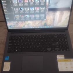 ASUS vivoBook 15.6 Inch Windows laptop Intel Core I5-1235U 8Gb RAM 512GB SSD Quiet Blue