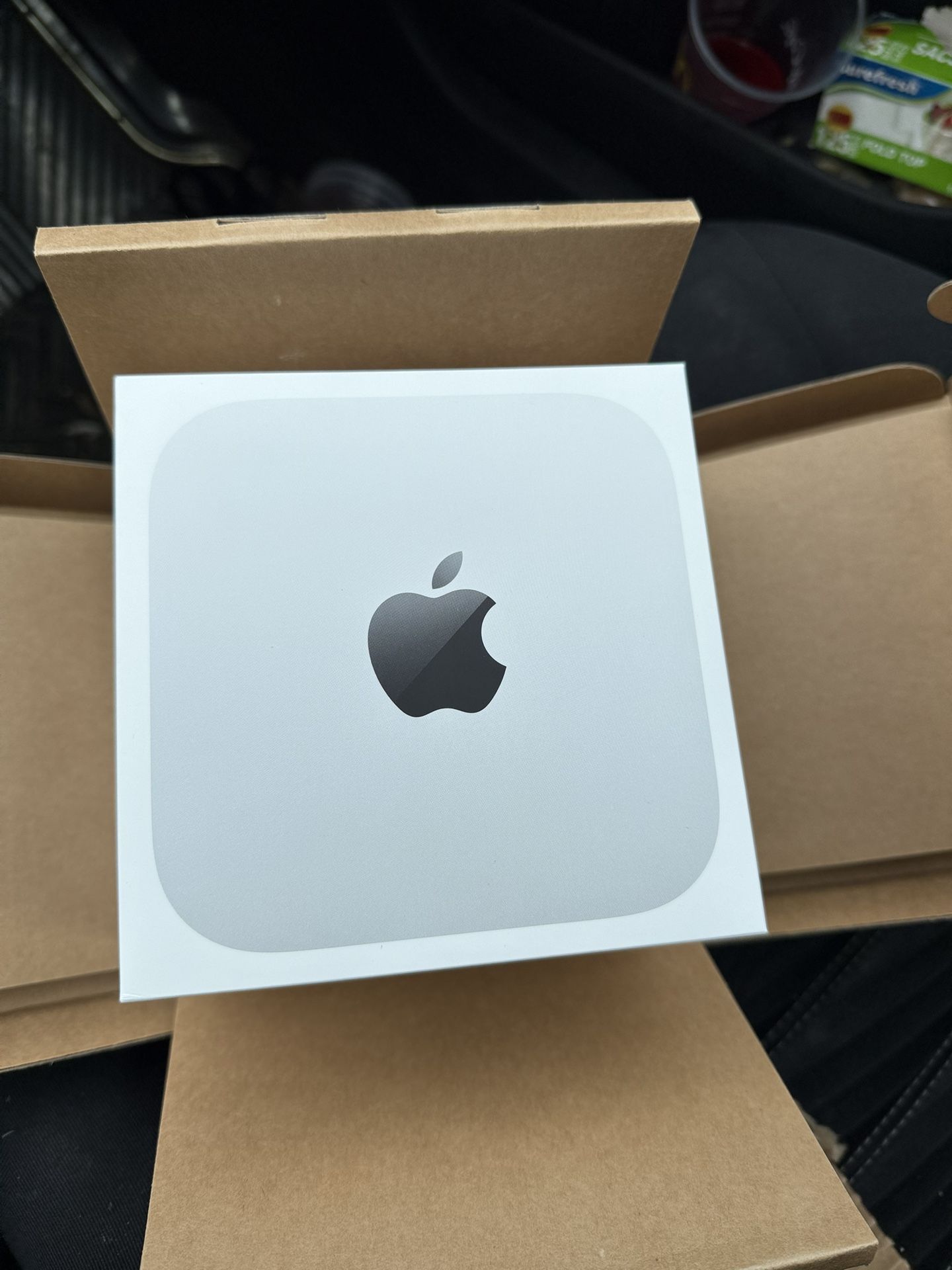 Apple - Mac mini Desktop - Latest Model - M4 Pro chip - Built for Apple Intelligence - 24GB Memory - 512GB SSD - Silver