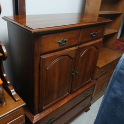 Gentleman's Dresser 