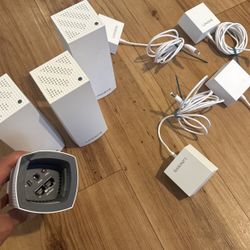 Linksys Moderns Like New 