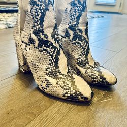 Steve Madden Snakeskin Ankle Booties Women’s 7.5 – Western Style Heel