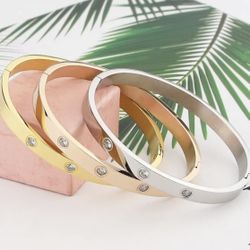 B54- Luxury Lovers Bangle Bracelet Cubic Zircons! 10- ZIRCONS!