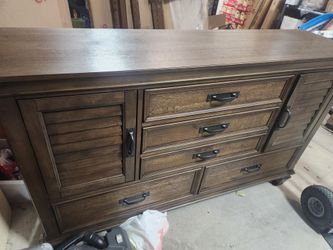 Like New DRESSER/SERVER. ANTIQUE OAK FINISHED