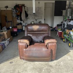 Oversized La-Z-Boy Recliner