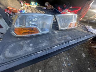Ram 2012 Head Lights