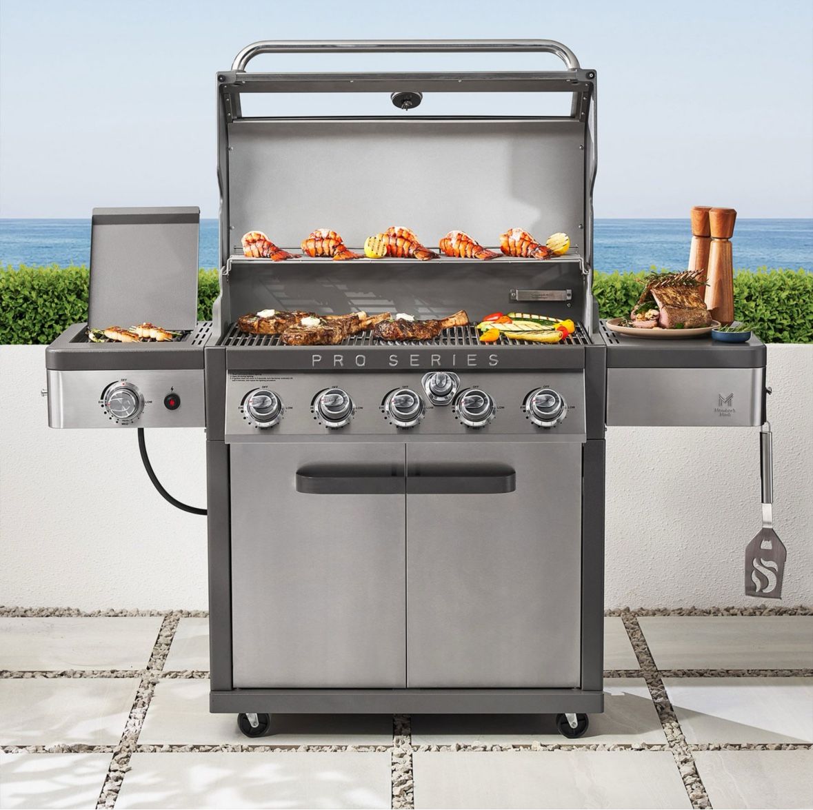 Member’s Mark Pro Series 5-Burner Gas Grill With Thermostatic Control
