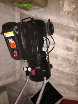 Husky 8 Gallon air compressor