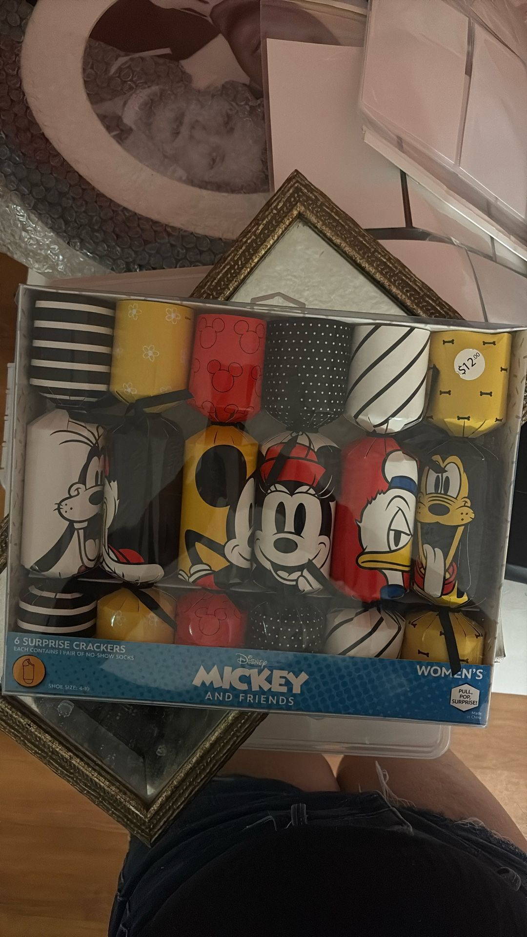 6 Surprise Crackers by Disney and Fr𝔦𝔢𝔫𝔡𝔰