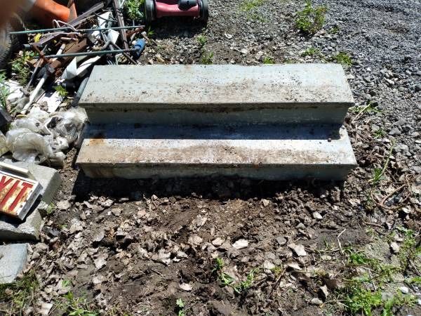 Precast concrete steps