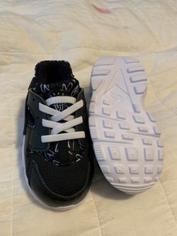 Nike Huaraches size 6c
