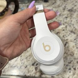 Beats Solo 4 Wireless Headphones 