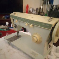 Singer Sewing Machine